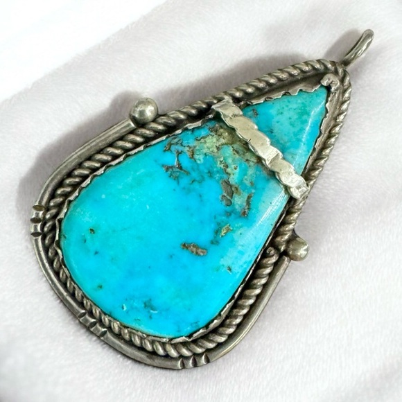 Vintage Native Navajo Unsigned Turquoise Sterling Silver Pendant - Picture 5 of 7